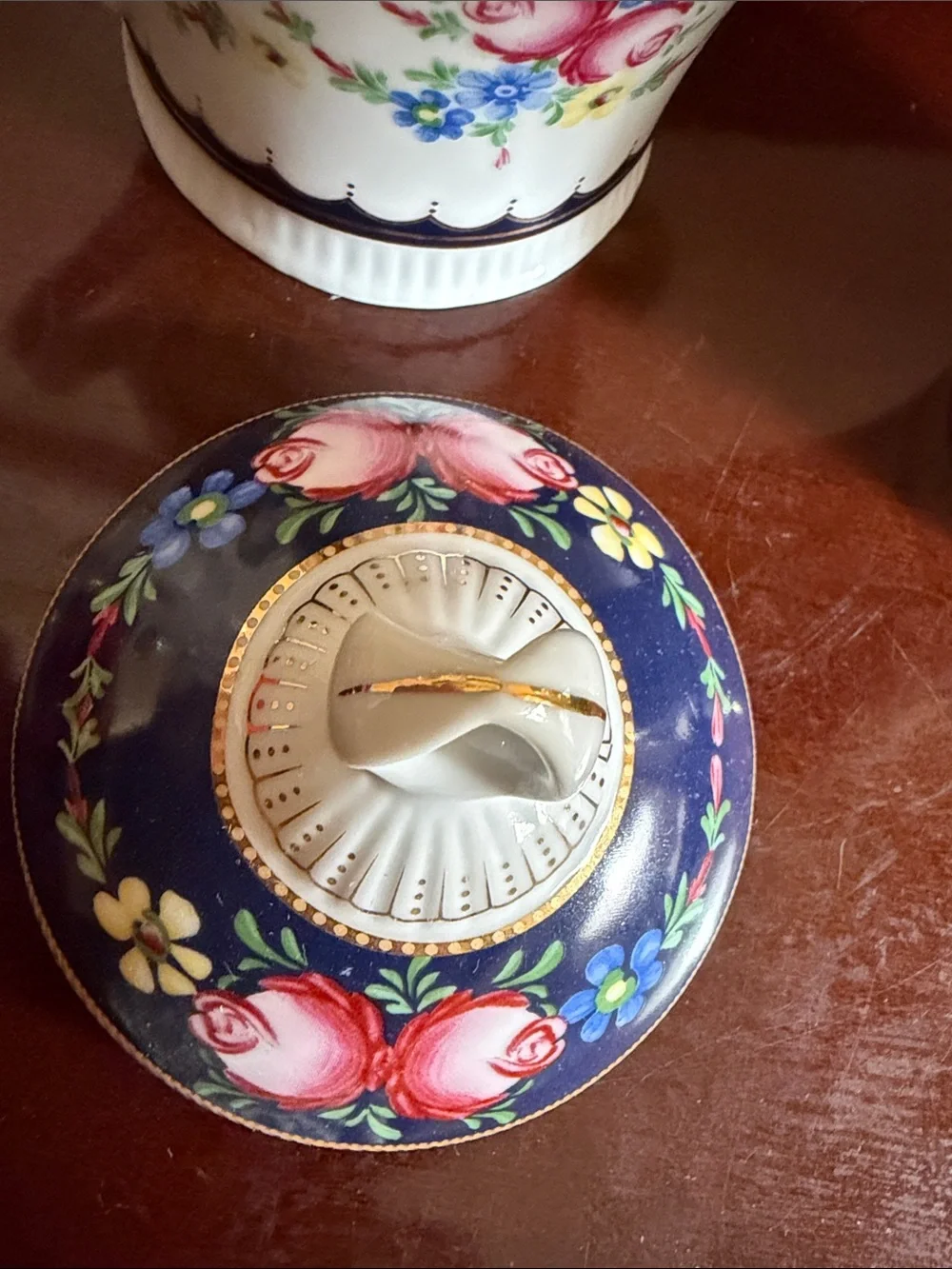 N/A elegant porcelain